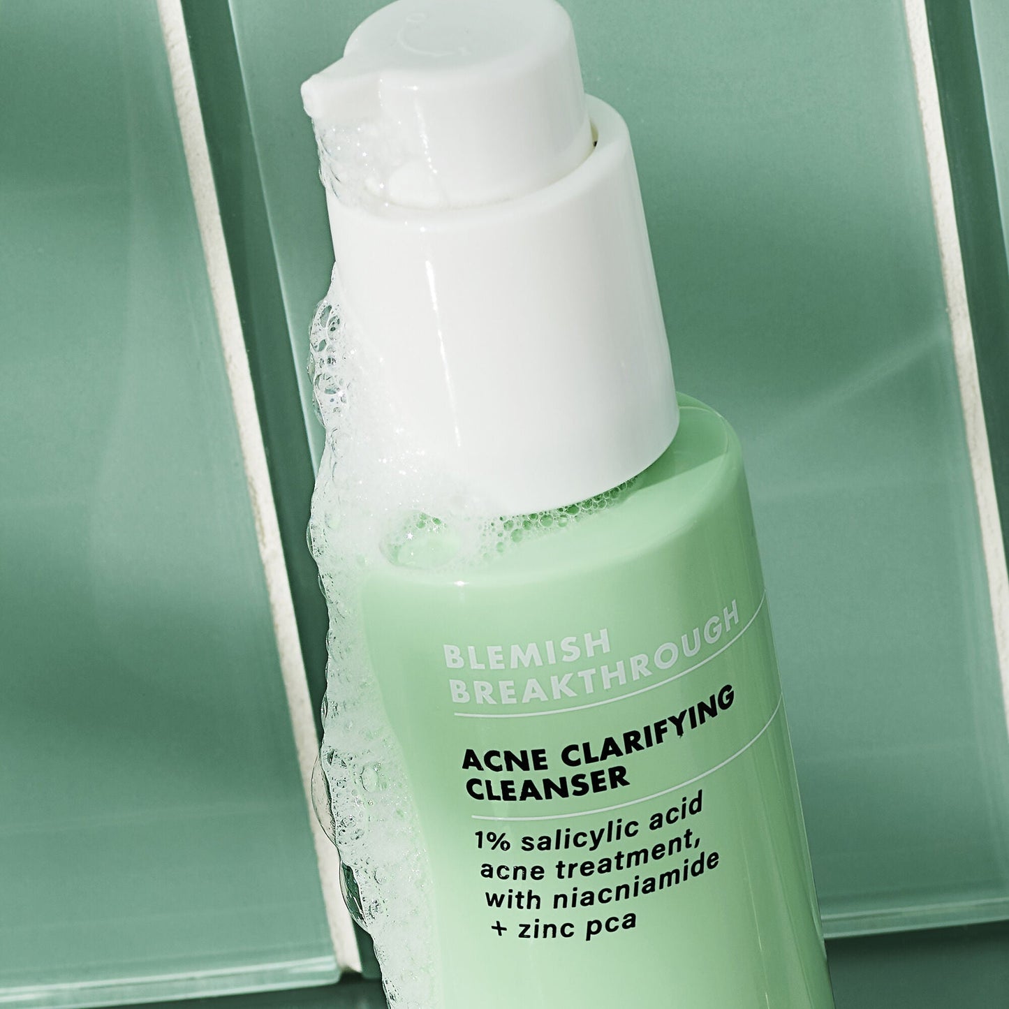 blemish-breakthrough-acne-calming-water-cream-mini-p1 02_021622_SL_BT_Cleanser_Back_Lighter_0129_FStack_FINAL_IGF_V2.jpg