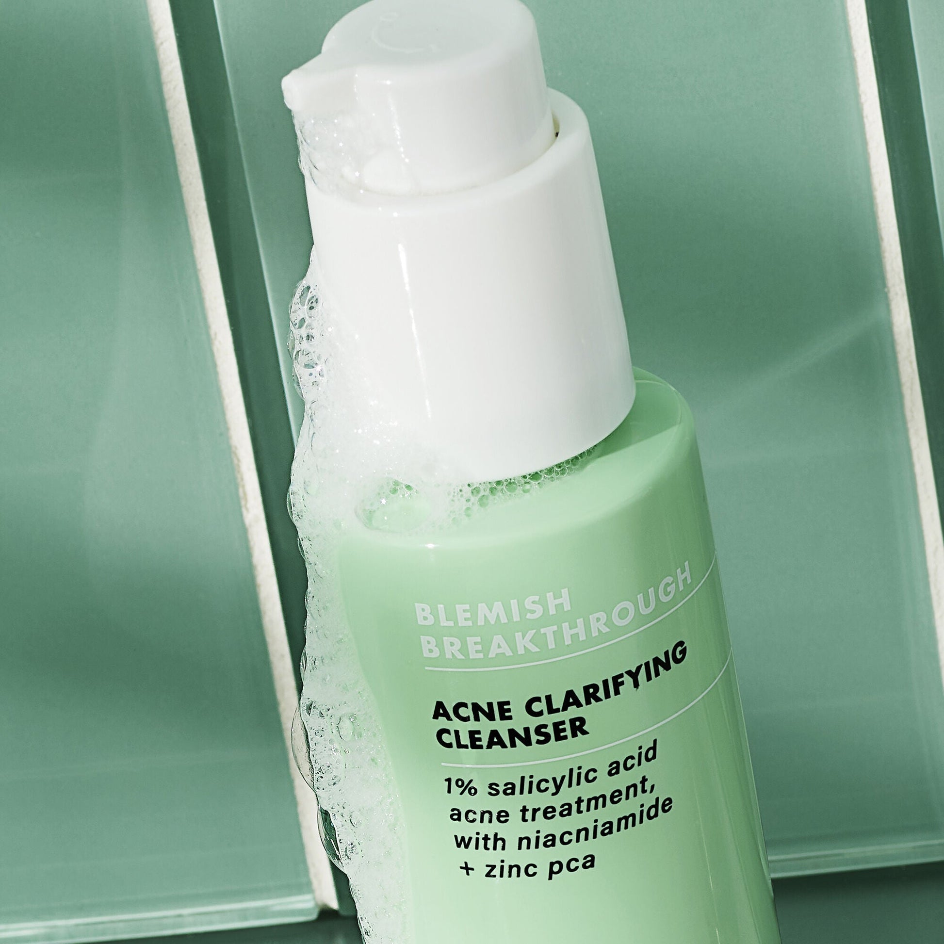 blemish-breakthrough-acne-calming-water-cream-mini-p1 02_021622_SL_BT_Cleanser_Back_Lighter_0129_FStack_FINAL_IGF_V2.jpg