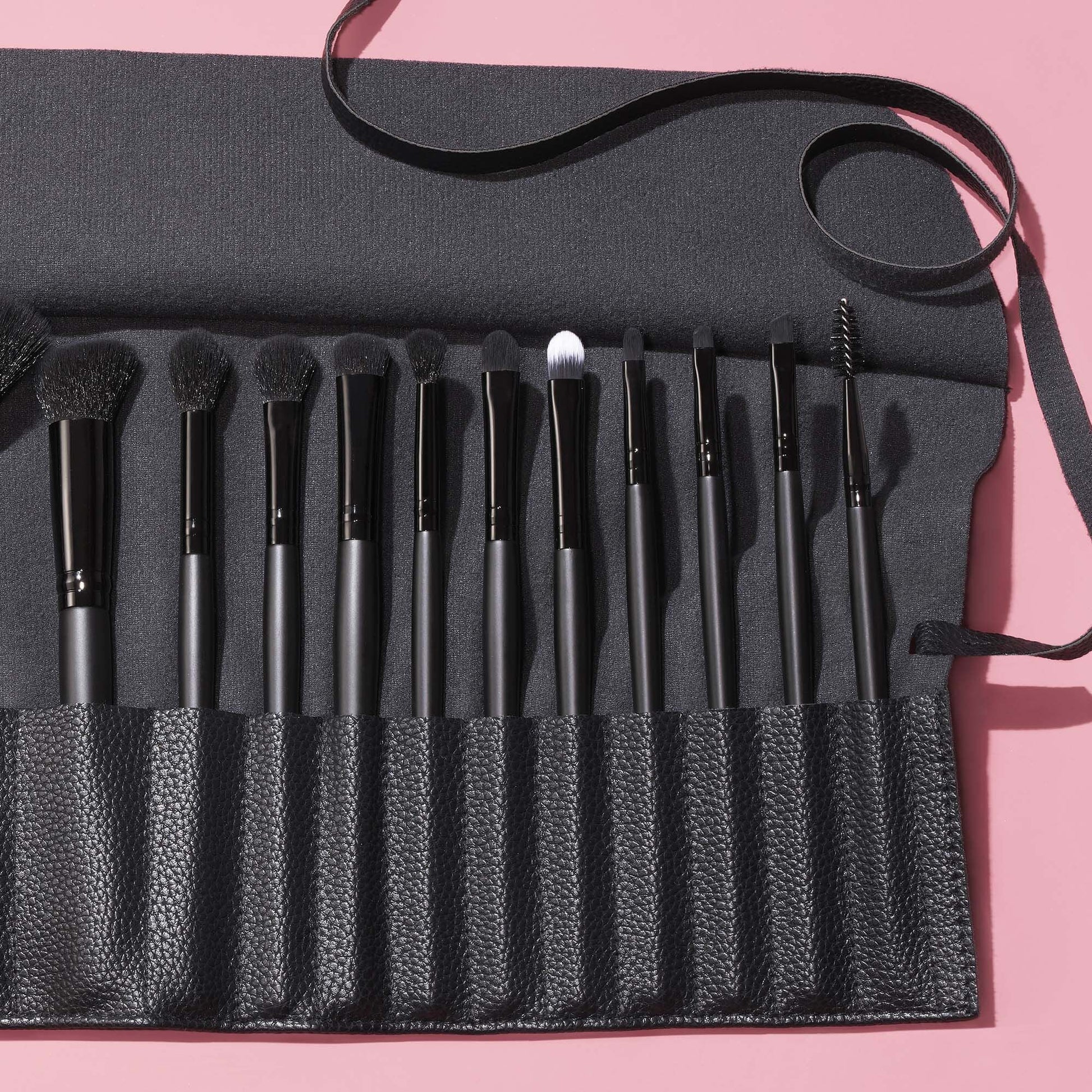 17-piece-ultimate-makeup-brush-set-and-travel-roll-e0 042423_UltBrushSet_V2_Main-2_IGF_carousel2.jpg