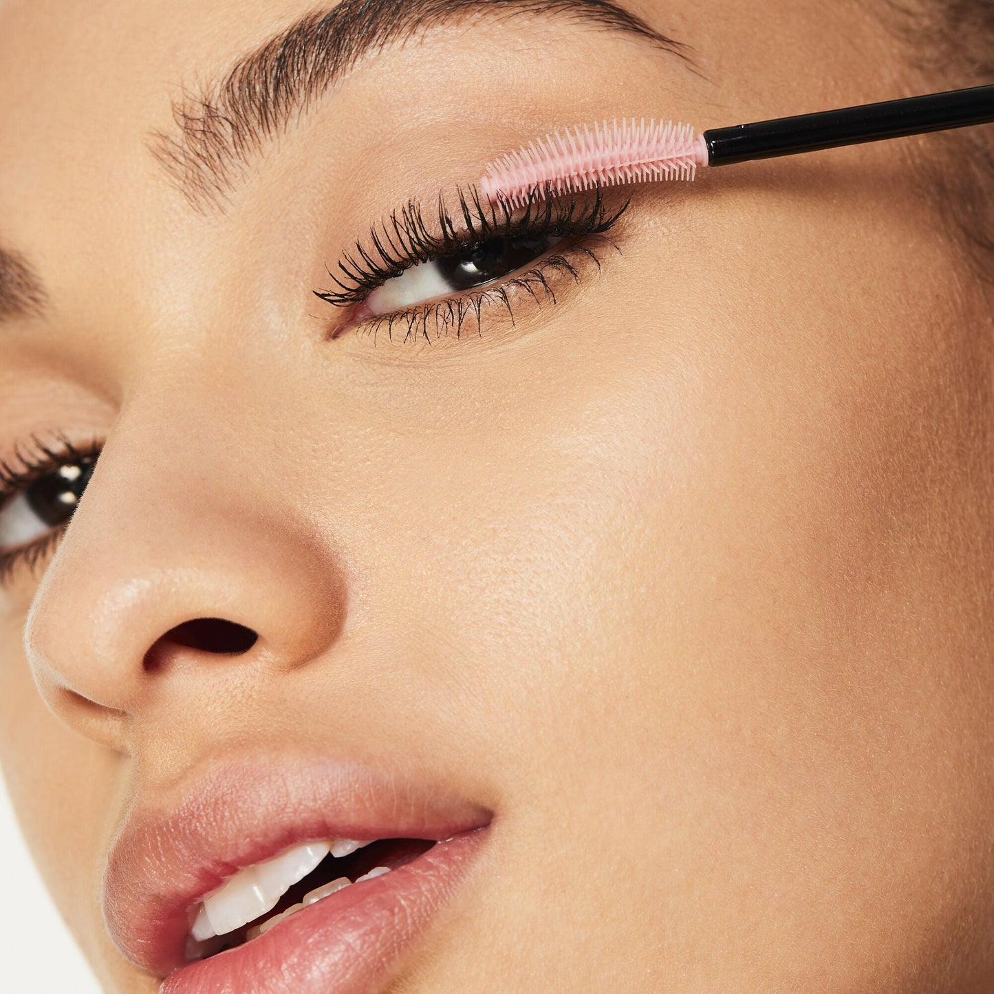 lash-n-roll-mascara-r9 052322_Adriana_LashRoll-After-Black_069_IGF_V2.jpg
