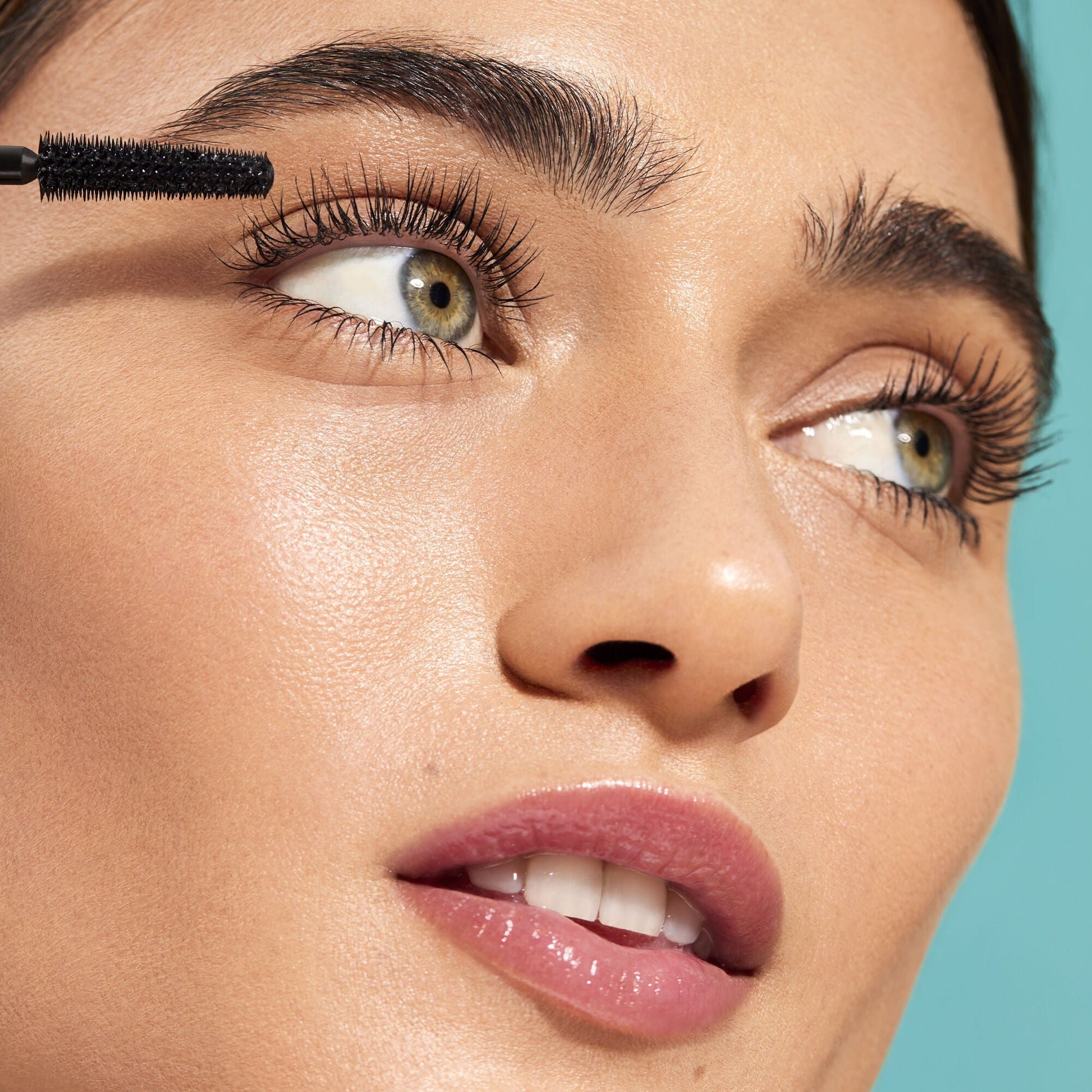 lash-xtndr-mascara-o1 060623_Lexi_LashXtndr_Look1_093_v4_RGB_IGF.jpg