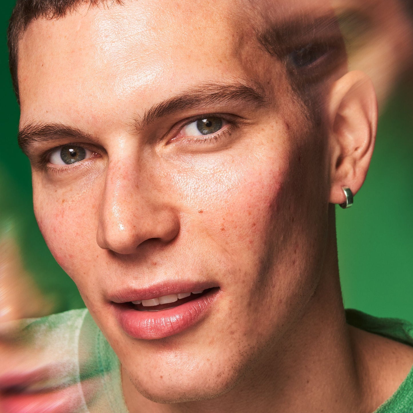plz-clarify-facial-oil-l2 100924_SKIN_Jean_PlzC_EndLook_0036_v1_RGB_IGF.jpg