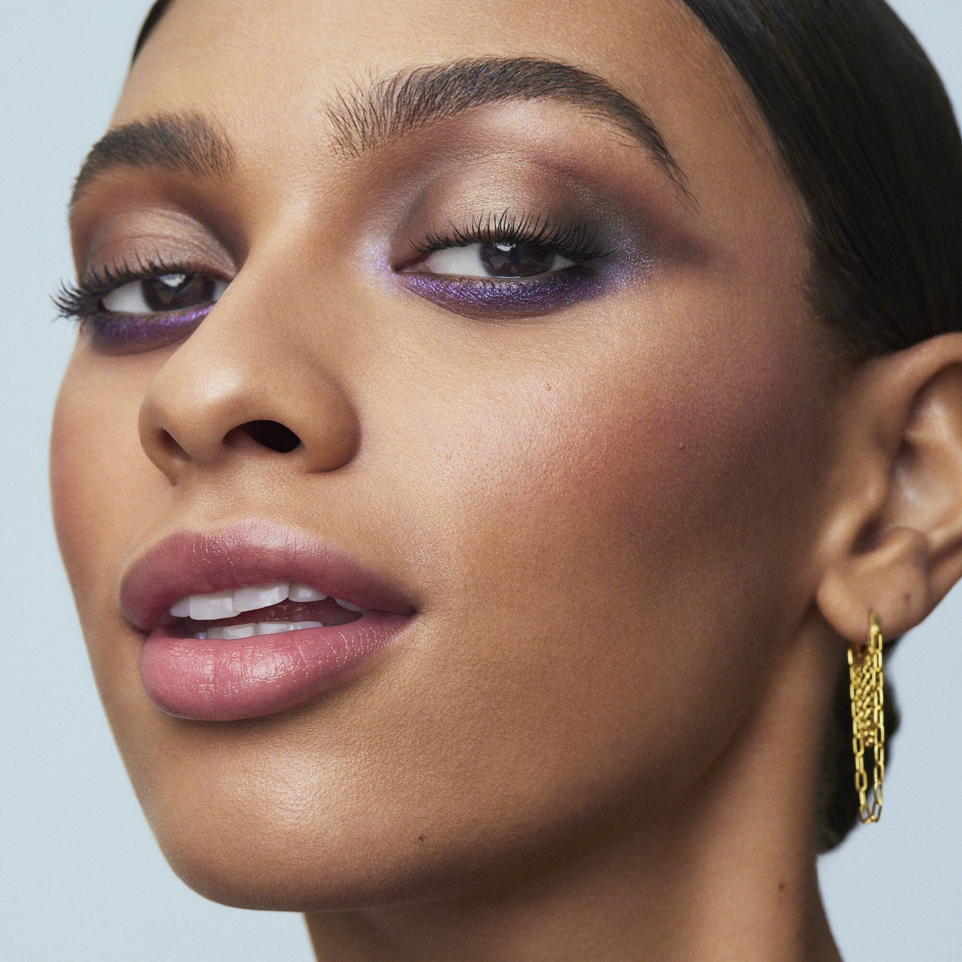 perfect-10-eyeshadow-palette-p7 110722_Adriana_10pcEyeshadow_2060_IGF.jpg