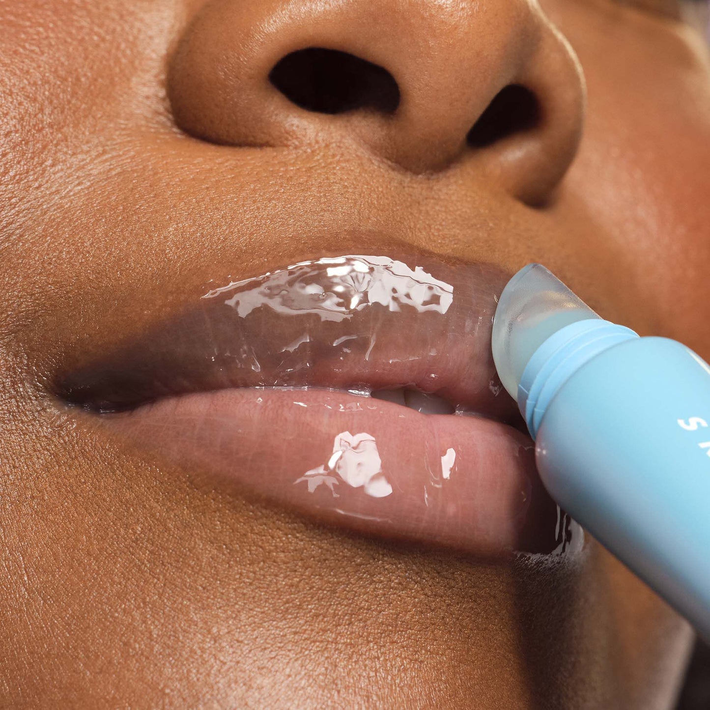 thirst-burst-lip-treatment-e2 57069_SKIN_Enga_Hibiscus_Macro_033_w3QC_RGB_2000x2000_fd68b6a3-ae05-431e-bbc0-31407d9fed44.jpg