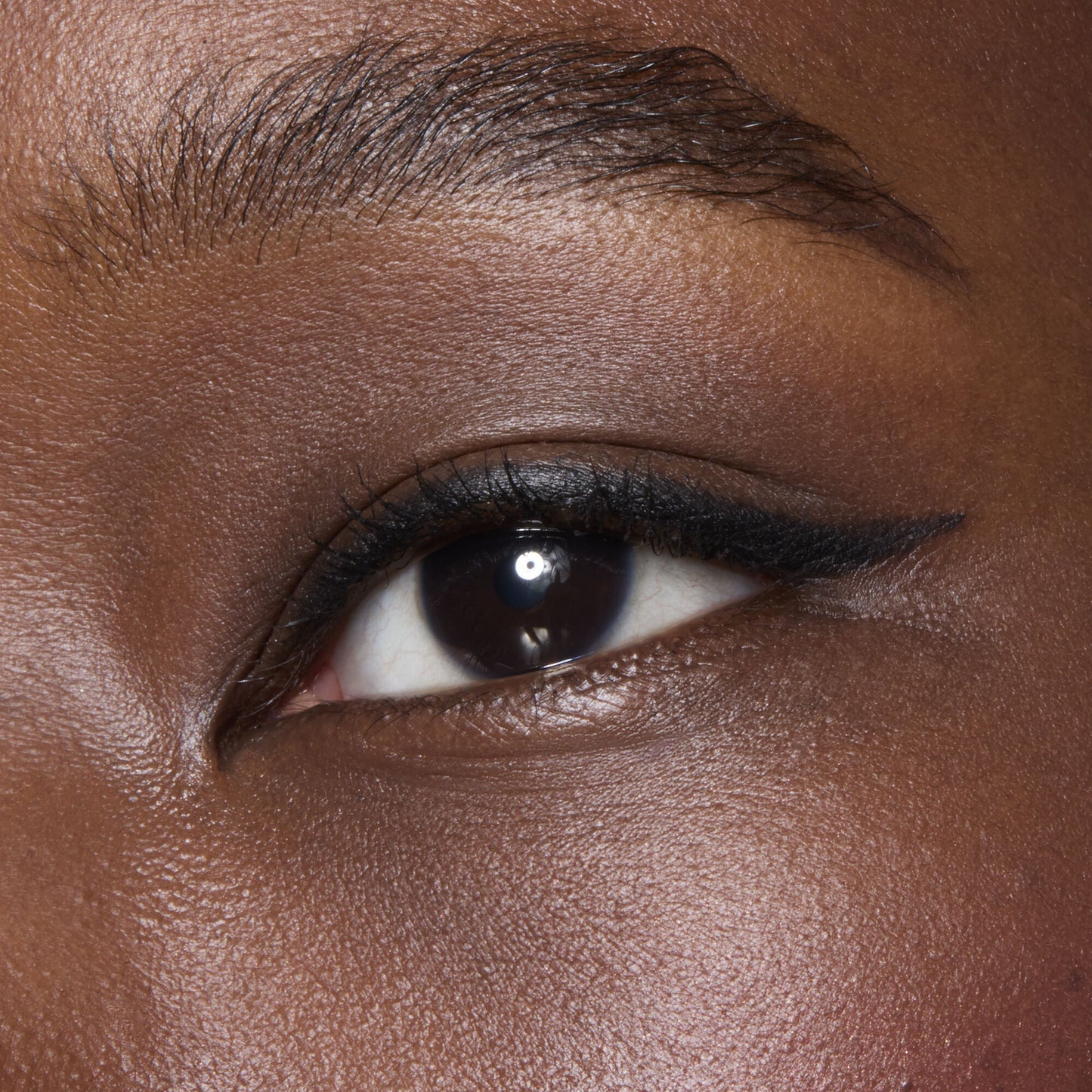 no-budge-retractable-eyeliner-o6 81330_NO_BUDGE_RETRACTABLE_EYELINER_BLACK_BILLIE_0062_V2.jpg
