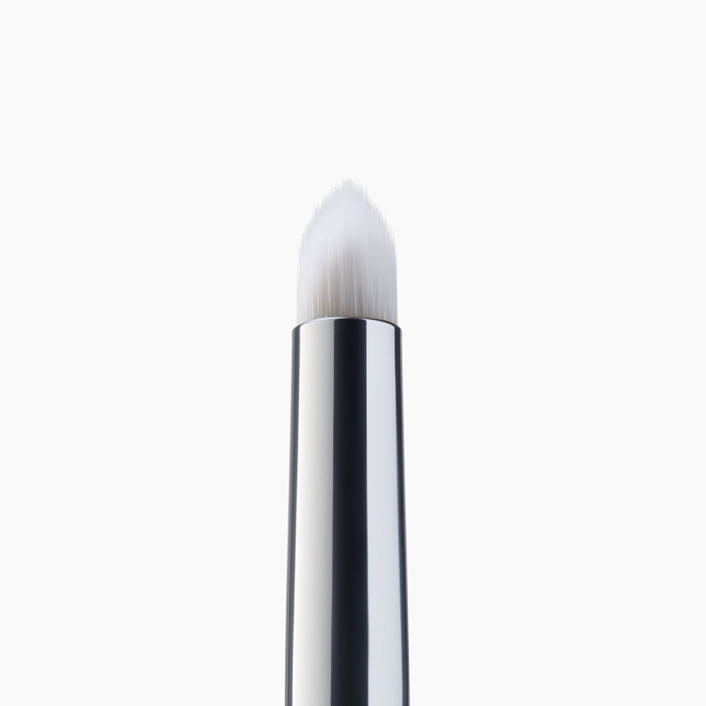 precision-smudge-brush-j2 85311_PrecisionSmudgeBrush_Macro_V2.jpg