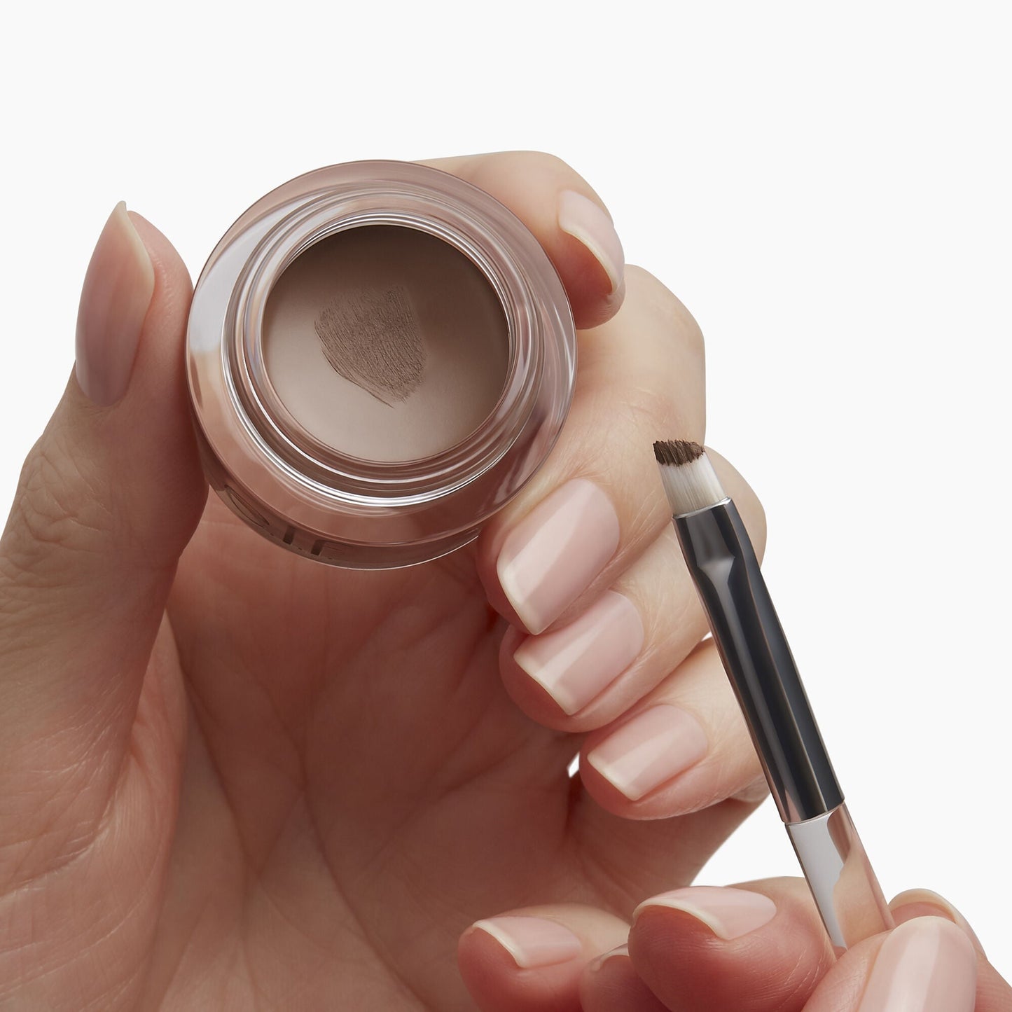 precision-dual-sided-eyebrow-brush-t9 85315_PrecisionDualSidedEyebrowBrush_Model.jpg