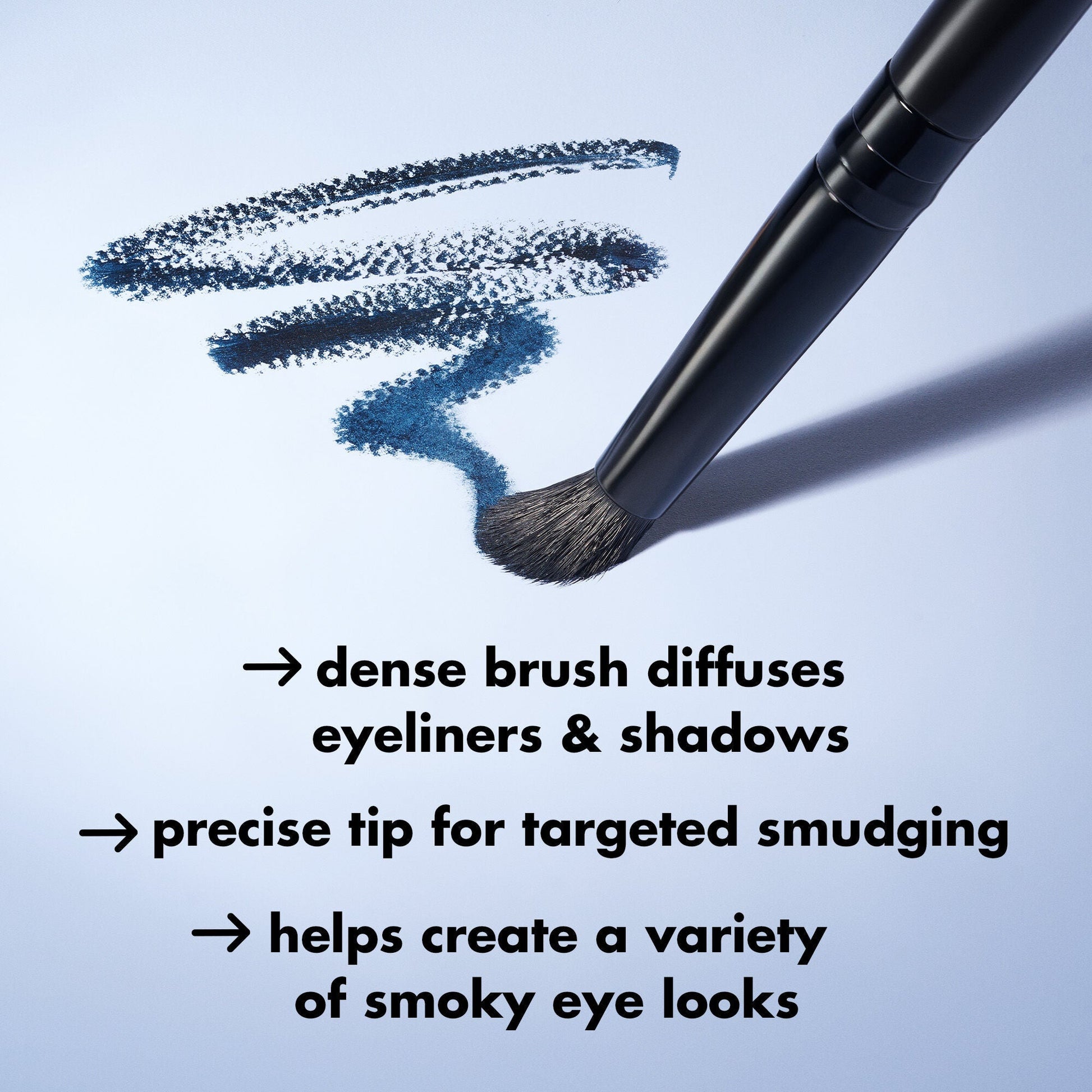 smudge-n-smoke-eyeliner-brush-i9 S25_EDUCATION_SMUDGE_N_SMOKE_EYELINER_BRUSH_PRODUCTINFO.jpg